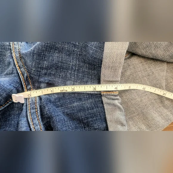 LEVI'S ~ MID LENGTH SHORTS ~ SIZE 31 - Picture 10 of 12